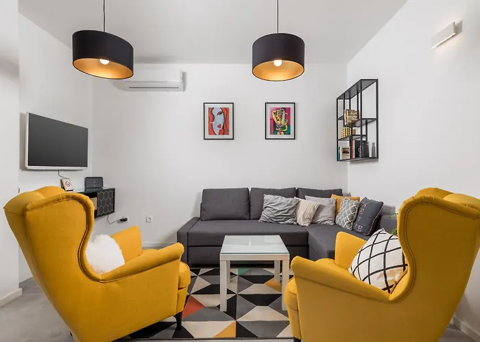 Charming Bako * Ρόβινι